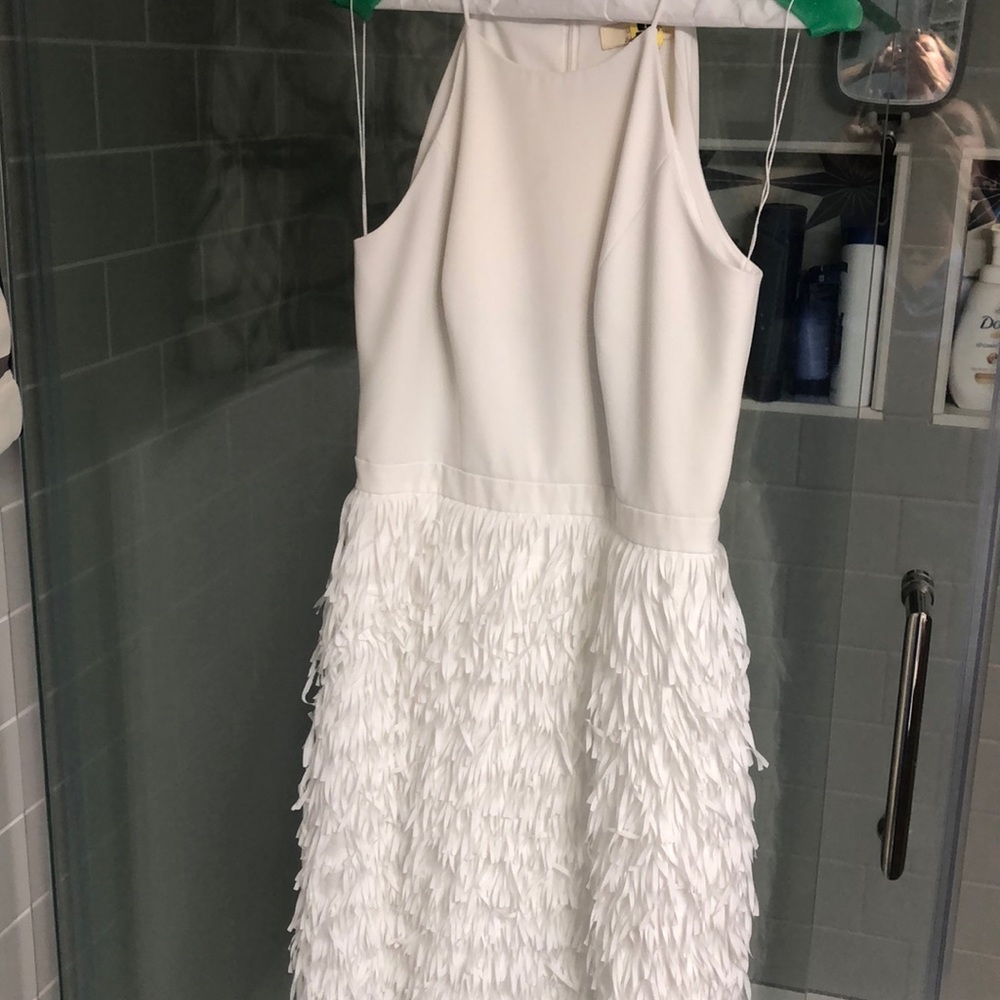 Elegant White Feather Mini Dress - Picture 4 of 4